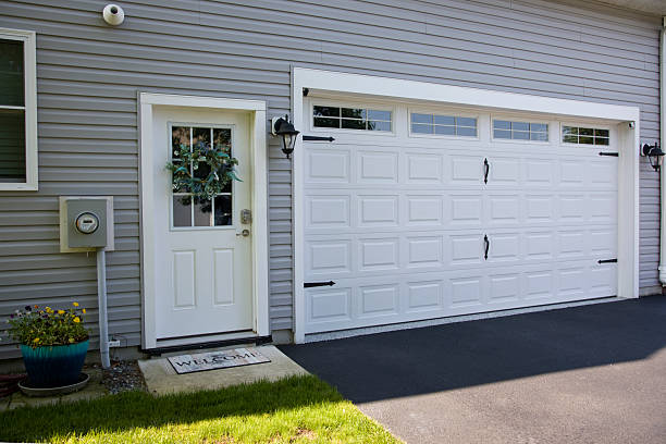 24/7 Emergency Garage Door Panel Replacement experts in New Miami, OH